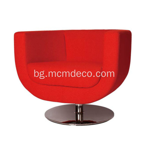 Червено модерно кресло от лале Джефри Бернет